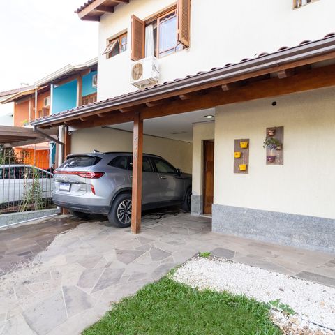 Casa à venda com 375m², 3 quartos e 4 vagas Casa à venda com 375m², 3 quartos e 4 vagasJardim