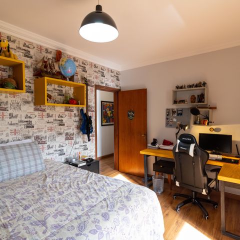 Casa à venda com 375m², 3 quartos e 4 vagas Casa à venda com 375m², 3 quartos e 4 vagasQuarto 1