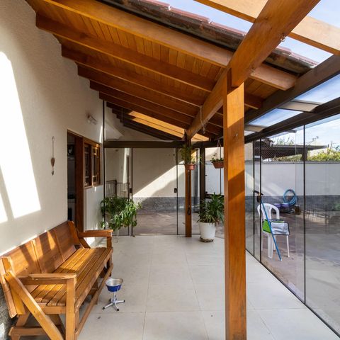 Casa à venda com 375m², 3 quartos e 4 vagas Casa à venda com 375m², 3 quartos e 4 vagasÁrea Externa