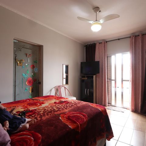 Casa à venda com 200m², 3 quartos e 8 vagasSuíte 1