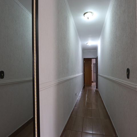Casa à venda com 200m², 3 quartos e 8 vagasCorredor