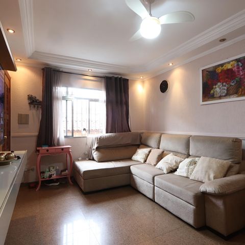 Casa à venda com 200m², 3 quartos e 8 vagasSala