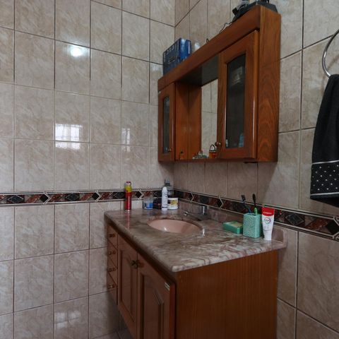 Casa à venda com 200m², 3 quartos e 8 vagasBanheiro da Suíte 1