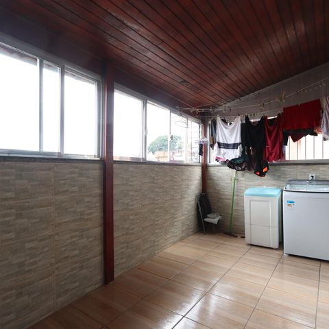 Casa à venda com 200m², 3 quartos e 8 vagasLavanderia