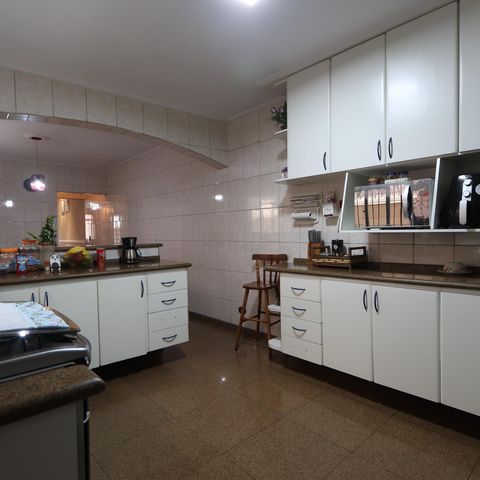 Casa à venda com 200m², 3 quartos e 8 vagasCozinha