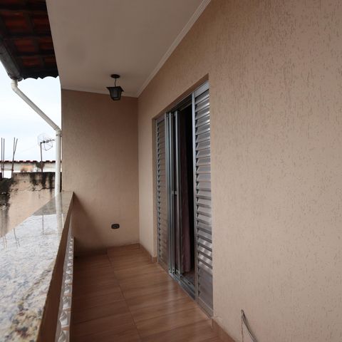 Casa à venda com 200m², 3 quartos e 8 vagasVaranda da Suíte 1