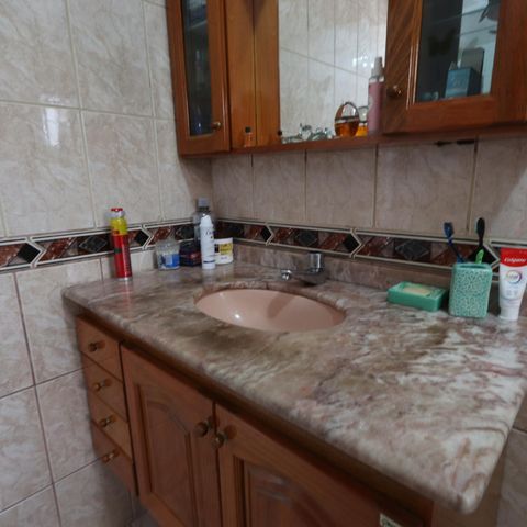 Casa à venda com 200m², 3 quartos e 8 vagasBanheiro da Suíte 1