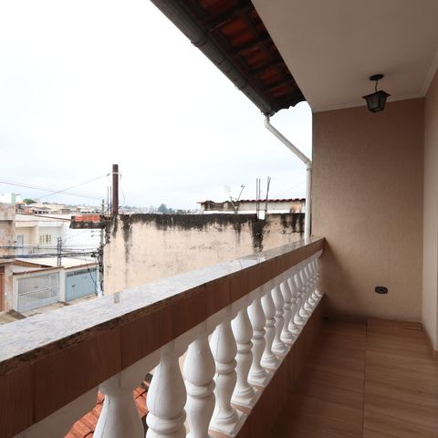 Casa à venda com 200m², 3 quartos e 8 vagasVaranda da Suíte 1
