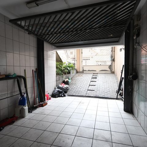 Casa à venda com 200m², 3 quartos e 8 vagasGaragem