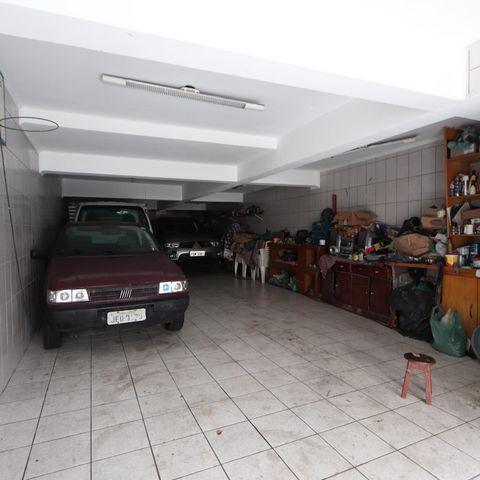 Casa à venda com 200m², 3 quartos e 8 vagasGaragem