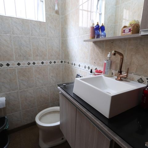 Casa à venda com 200m², 3 quartos e 8 vagasLavabo