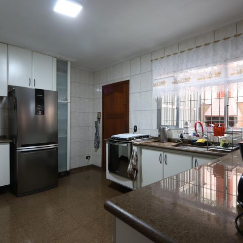 Casa à venda com 200m², 3 quartos e 8 vagasCozinha