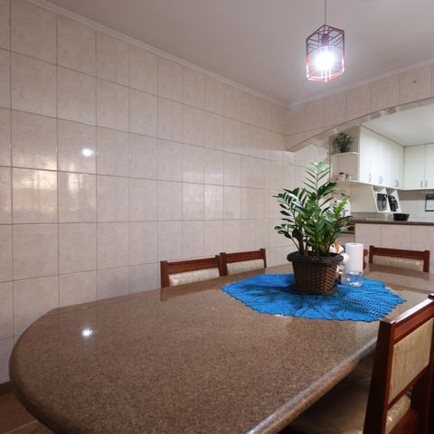 Casa à venda com 200m², 3 quartos e 8 vagasCopa
