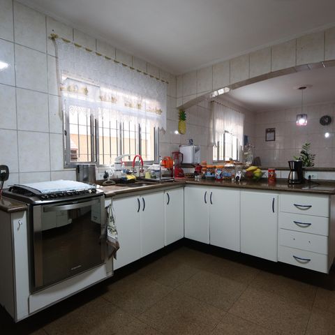 Casa à venda com 200m², 3 quartos e 8 vagasCozinha