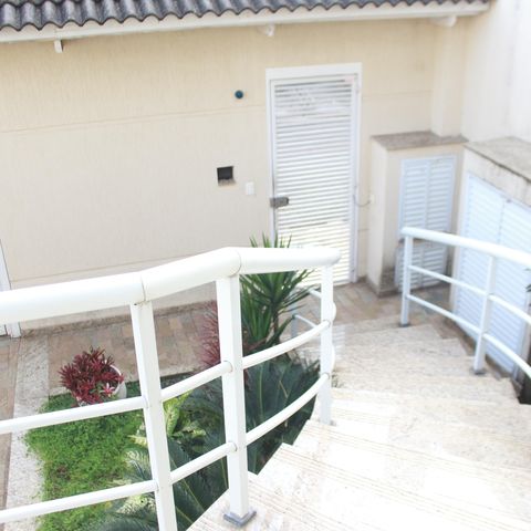 Casa à venda com 473m², 3 quartos e 8 vagasEntrada