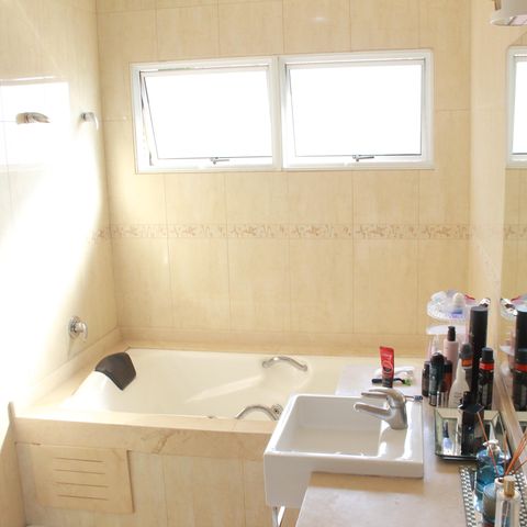 Casa à venda com 473m², 3 quartos e 8 vagasBanheiro da Suíte 1