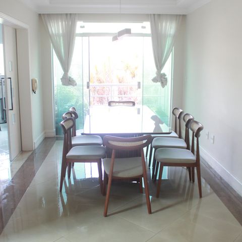 Casa à venda com 473m², 3 quartos e 8 vagasSala