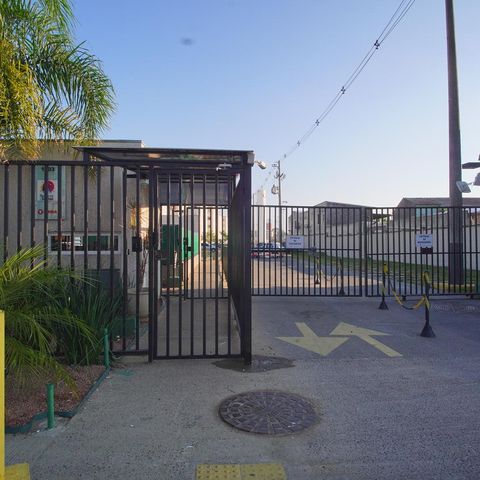 Apartamento à venda com 40m², 2 quartos e 1 vaga Apartamento à venda com 40m², 2 quartos e 1 vagaFachada