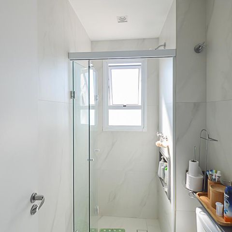 Apartamento à venda com 54m², 2 quartos e 1 vaga Apartamento à venda com 54m², 2 quartos e 1 vagaBanheiro