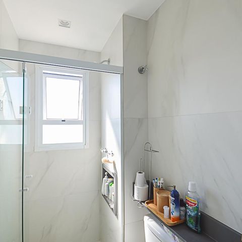 Apartamento à venda com 54m², 2 quartos e 1 vaga Apartamento à venda com 54m², 2 quartos e 1 vagaBanheiro