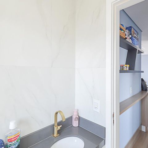 Apartamento à venda com 54m², 2 quartos e 1 vaga Apartamento à venda com 54m², 2 quartos e 1 vagaBanheiro