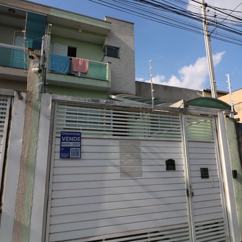 Casa à venda com 190m², 3 quartos e 4 vagasFachada