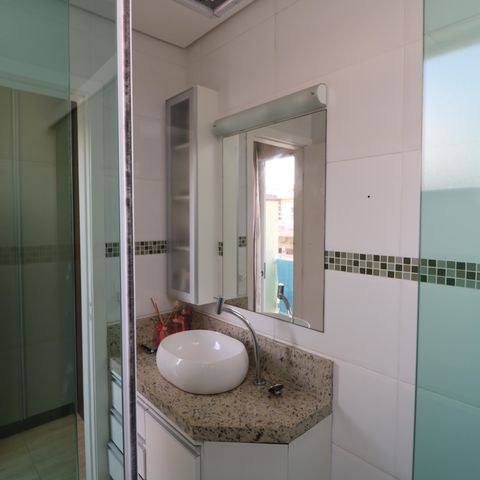 Casa à venda com 190m², 3 quartos e 4 vagasBanheiro da Suíte