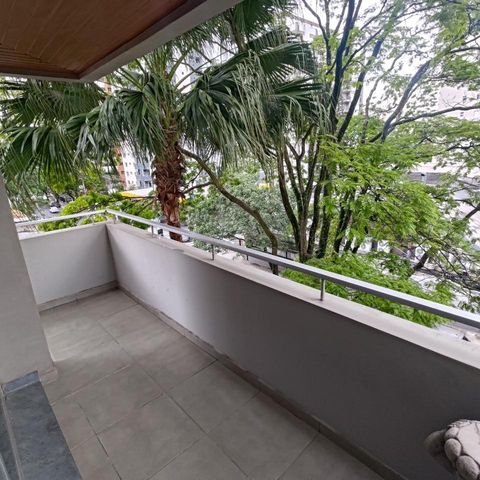 Apartamento à venda com 215m², 4 quartos e 2 vagas Apartamento à venda com 215m², 4 quartos e 2 vagasFoto 09