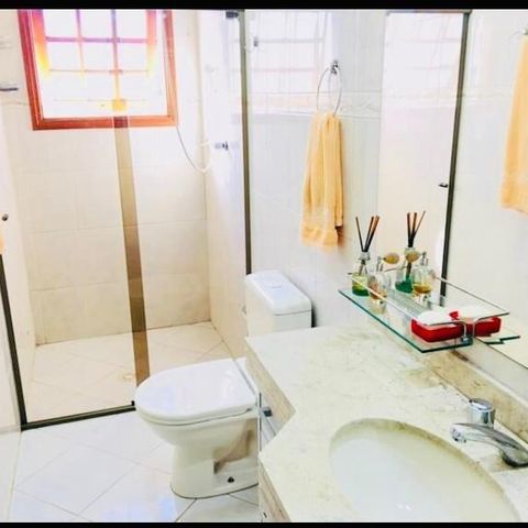 Casa à venda com 270m², 3 quartos e 5 vagas