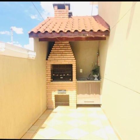 Casa à venda com 270m², 3 quartos e 5 vagas