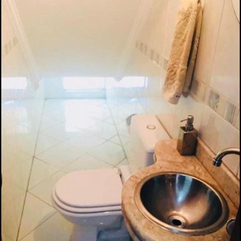 Casa à venda com 270m², 3 quartos e 5 vagas
