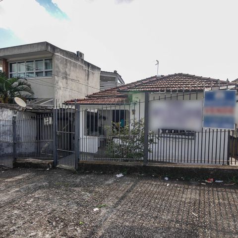 Casa à venda com 154m², 2 quartos e 3 vagasFachada