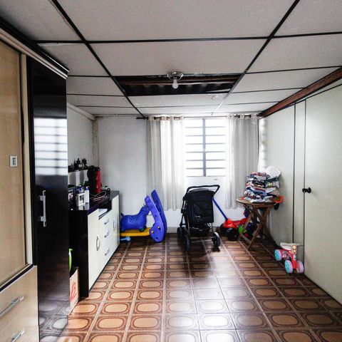 Casa à venda com 154m², 2 quartos e 3 vagasQuarto de serviço