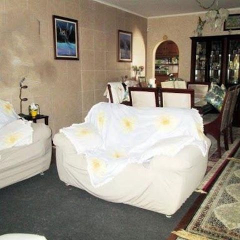 Casa à venda com 238m², 3 quartos e 3 vagas