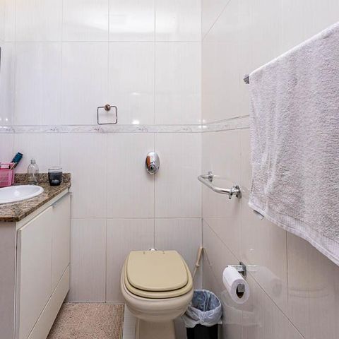 Casa à venda com 269m², 3 quartos e 1 vaga Casa à venda com 269m², 3 quartos e 1 vagaBanheiro Social