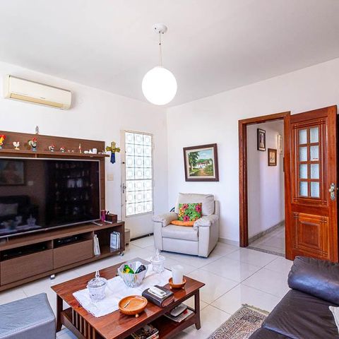 Casa à venda com 269m², 3 quartos e 1 vaga Casa à venda com 269m², 3 quartos e 1 vagaSala