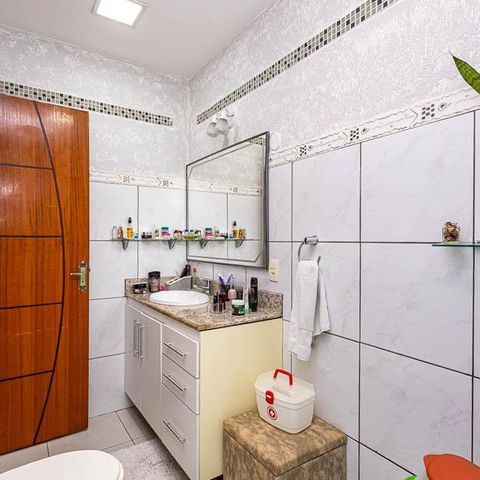 Casa à venda com 269m², 3 quartos e 1 vaga Casa à venda com 269m², 3 quartos e 1 vagaBanheiro da Suíte