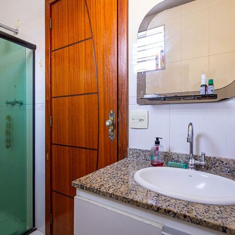 Casa à venda com 269m², 3 quartos e 1 vaga Casa à venda com 269m², 3 quartos e 1 vagaBanheiro Social