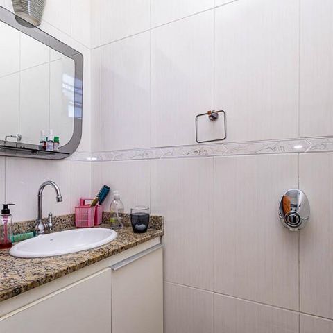 Casa à venda com 269m², 3 quartos e 1 vaga Casa à venda com 269m², 3 quartos e 1 vagaBanheiro Social