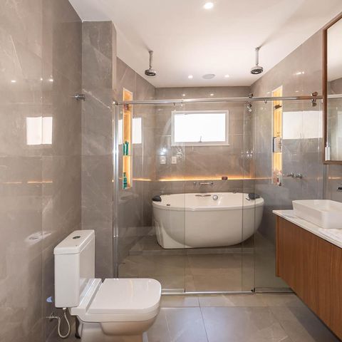 Apartamento à venda com 200m², 3 quartos e 1 vagaBanheiro da Suíte