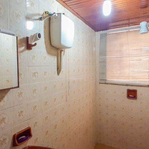Casa à venda com 100m², 3 quartos e 2 vagas Casa à venda com 100m², 3 quartos e 2 vagasCasa 2 - Banheiro