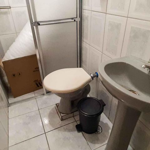 Casa à venda com 100m², 3 quartos e 2 vagas Casa à venda com 100m², 3 quartos e 2 vagasCasa 1 - Banheiro da Suíte