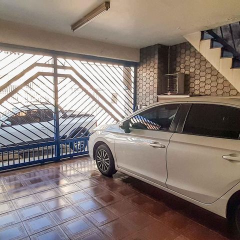 Casa à venda com 100m², 3 quartos e 2 vagas Casa à venda com 100m², 3 quartos e 2 vagasGaragem