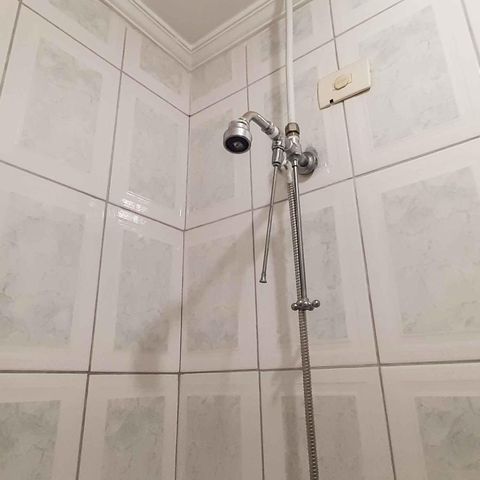 Casa à venda com 100m², 3 quartos e 2 vagas Casa à venda com 100m², 3 quartos e 2 vagasCasa 1 - Banheiro da Suíte