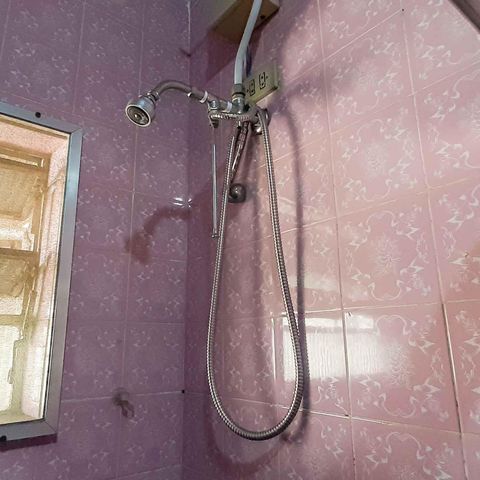 Casa à venda com 100m², 3 quartos e 2 vagas Casa à venda com 100m², 3 quartos e 2 vagasCasa 1 - Banheiro Social