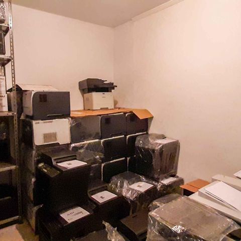 Casa à venda com 100m², 3 quartos e 2 vagas Casa à venda com 100m², 3 quartos e 2 vagasCasa 1 - Suíte