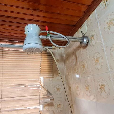 Casa à venda com 100m², 3 quartos e 2 vagas Casa à venda com 100m², 3 quartos e 2 vagasCasa 2 - Banheiro