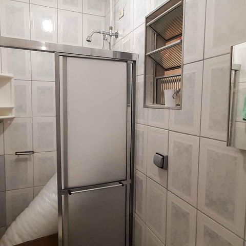 Casa à venda com 100m², 3 quartos e 2 vagas Casa à venda com 100m², 3 quartos e 2 vagasCasa 1 - Banheiro da Suíte