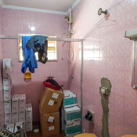 Casa à venda com 100m², 3 quartos e 2 vagas Casa à venda com 100m², 3 quartos e 2 vagasCasa 1 - Banheiro Social