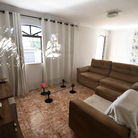 Casa à venda com 160m², 2 quartos e 1 vagaSala